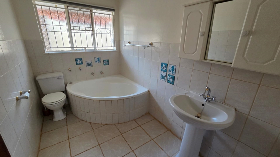 To Let 4 Bedroom Property for Rent in Fichardt Park Free State